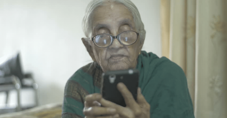 HelpAge India In Kerala Teaches Senior Citizens On Using Smartphones