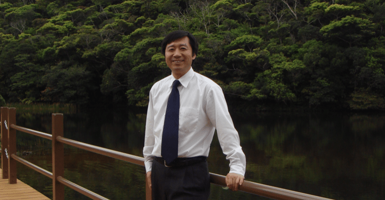 Meet Dr. Qing Li – The Man Who Wants You To Walk More In The Forests For Your Own Benefits