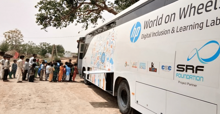 World On Wheels: MP Government To Bring Mobile Computer Labs To 16,000 Kids In The State