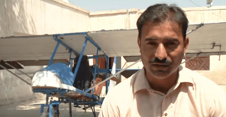 This Pakistani Popcorn Seller Has Built His Own Mini Airplane, Gets Praised By Pakistan Air Force