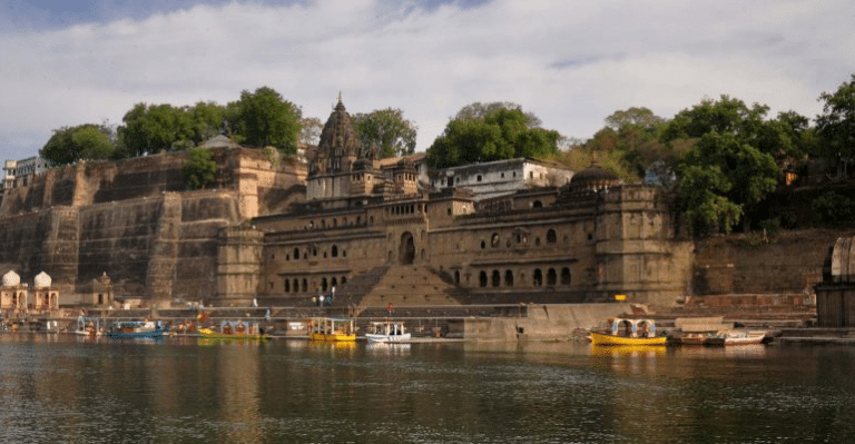 Maheshwar – The City On The Banks Of The Narmada River