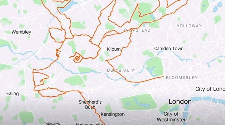 This 51-YO Man From London Cycled 79 Miles To Create A Reindeer On The Map