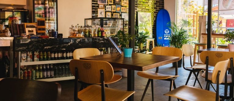 4 Amazing Decor Ideas For Classy Coffee Shops