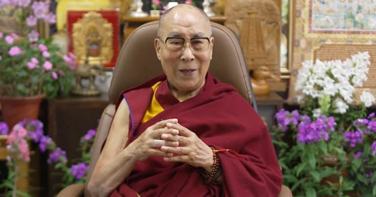 How The 14th Dalai Lama Is Spreading Peace, Happiness, And Love