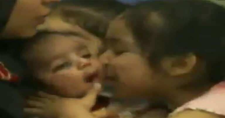 This Visual Of A Little Girl Kissing Infant After Landing In India From Kabul Lulls All The Troubles