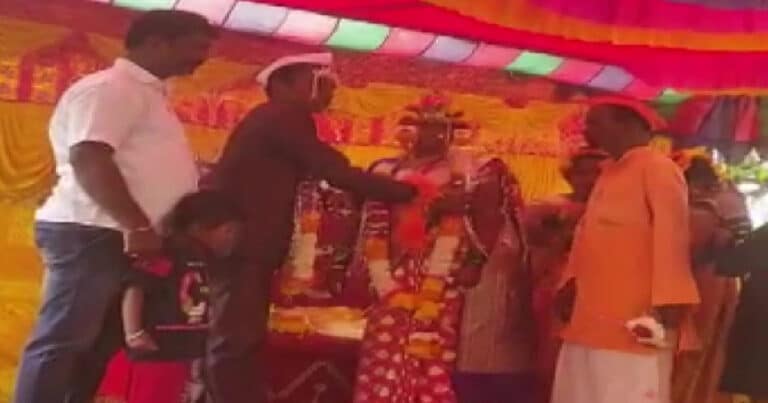 This Muslim Man Fostered An Orphaned Hindu Girl And Arranged Her Marriage As Per Vedic Rituals