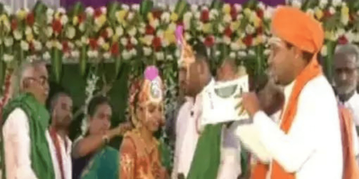Couple ties mangalsutra to each other