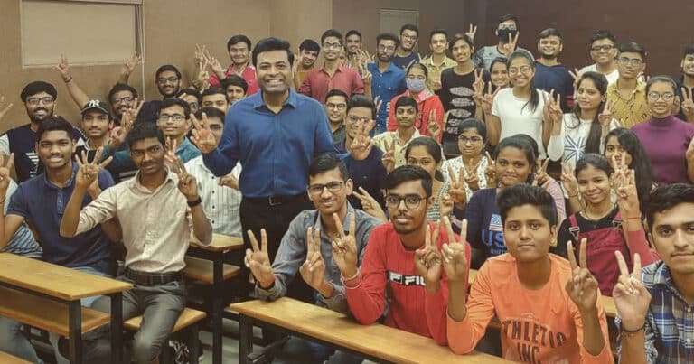 This CA From Surat Provides Free Chartered Accountancy Coaching To Needy Students Across India