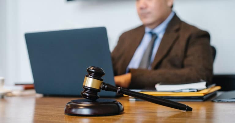 5 Factors To Consider When Hiring A Personal Injury Attorney