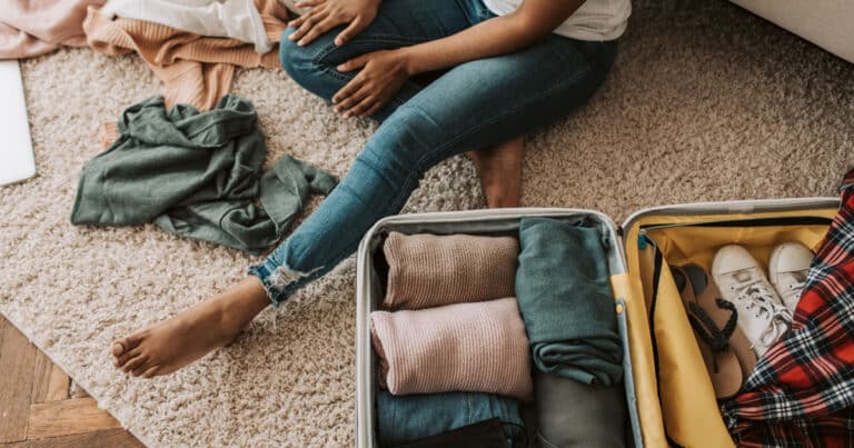 How to Pack Your Clothes for Your Move: Tips and Tricks