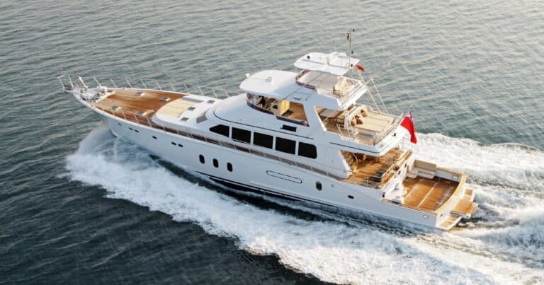 Spending a Luxurious Holiday: Seven Reasons to Rent a Yacht